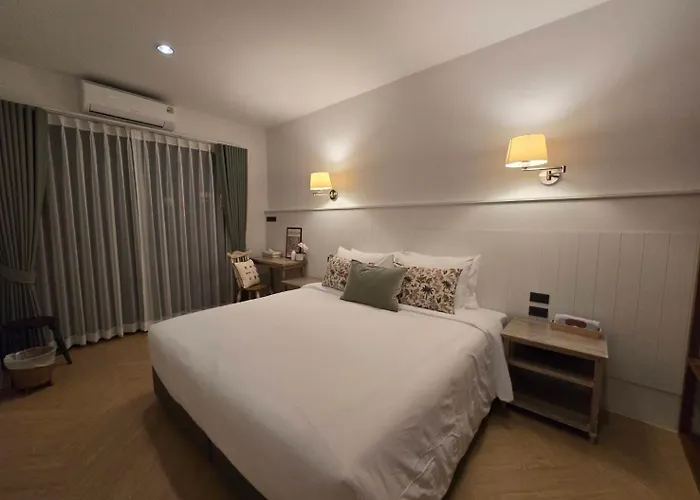 Drizzle Pool And Pillows 別墅 *