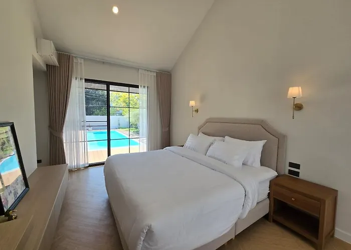 Drizzle Pool And Pillows 別墅 *